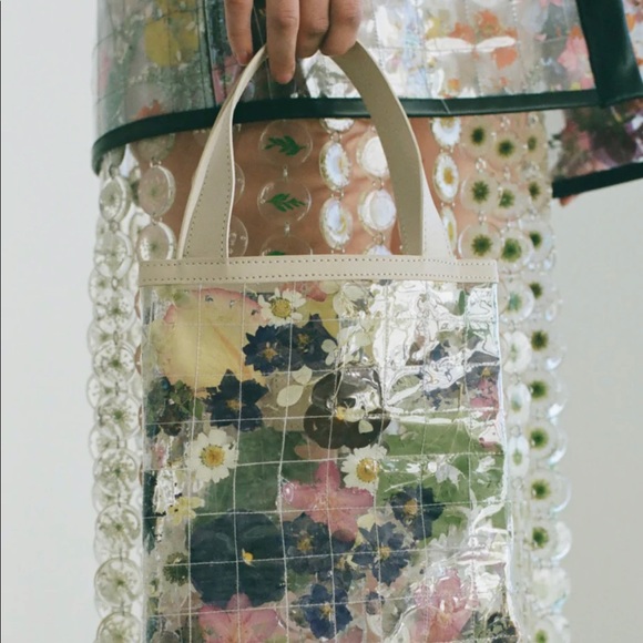 🌸 Dauphinette Crushed Garden Quilted Tote 🌺 - Picture 3 of 7